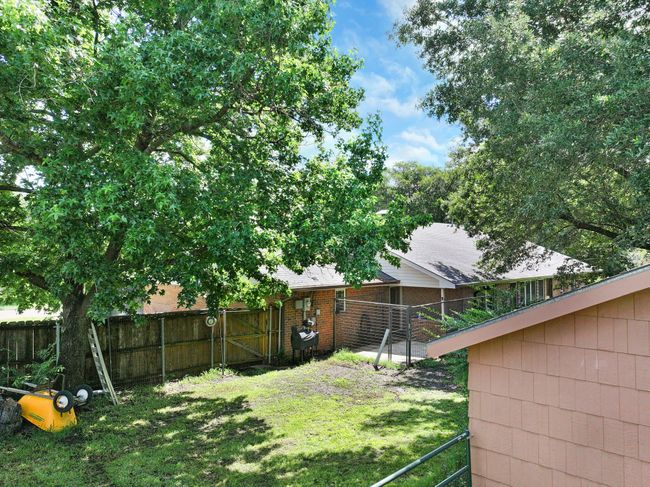 1440 Live Oak St, House other with 3 bedrooms, 3 bathrooms and null parking in Sulphur Springs TX | Image 37