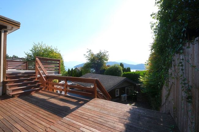 591 Killarney Lane, House other with 5 bedrooms, 3 bathrooms and 2 parking in Gibsons BC | Image 9