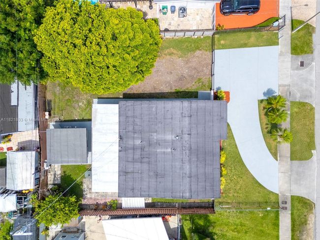 11030 Sw 42 Nd St, House other with 3 bedrooms, 3 bathrooms and null parking in Miami FL | Image 36
