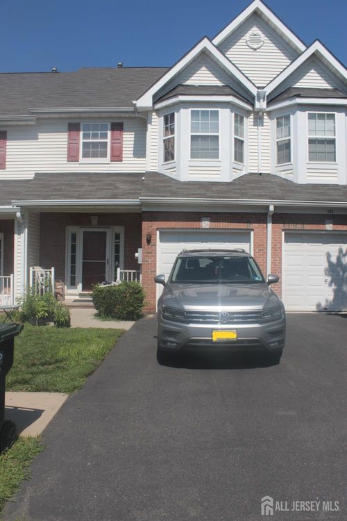 105 Alder Ct, New Brunswick, NJ, 08901-2774 | Card Image