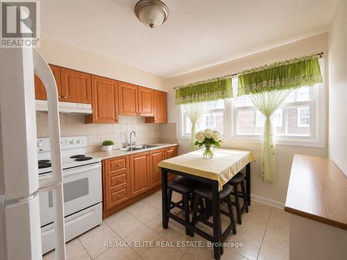 110 Purpledusk Trail, Scarborough, ON, M1E4E1 | Card Image