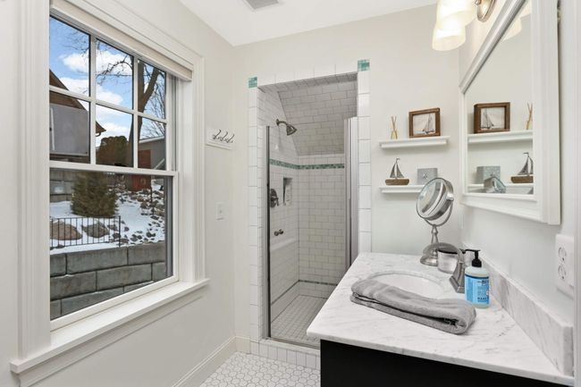 Guest bedroom 2 has a 3/4 bathroom | Image 35