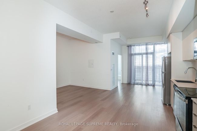 811 - 859 The Queensway, Condo with 2 bedrooms, 1 bathrooms and null parking in Etobicoke ON | Image 5