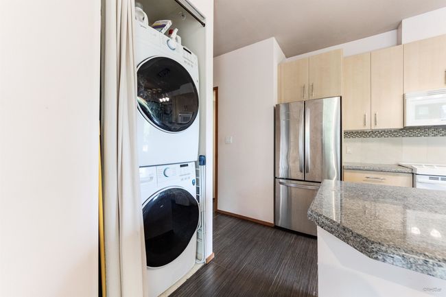 407 - 7388 Sandborne Ave, Condo with 2 bedrooms, 2 bathrooms and 1 parking in Burnaby BC | Image 11