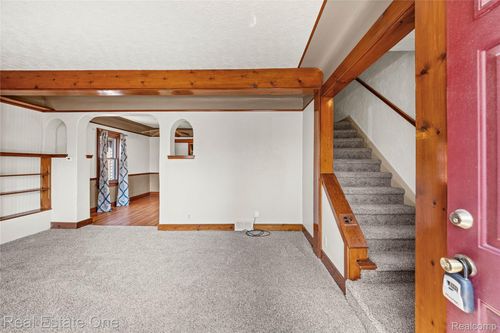 4058 Lomley Ave, Waterford, MI, 48329-4121 | Card Image