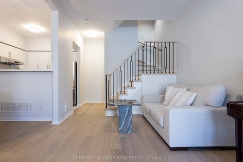 9-4 Alpen Way, Markham, ON, L3R4G1 | Card Image