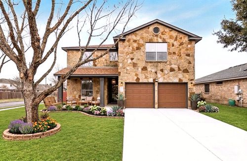 122 Mossy Rock Cv, Hutto, TX, 78634-5511 | Card Image