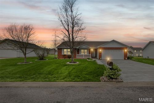 911 Bayberry Ln, Red Bud, IL, 62278-2307 | Card Image