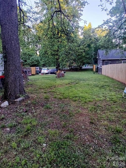 2307 Kennesaw Dr, Charlotte, NC, 28216-4756 | Card Image