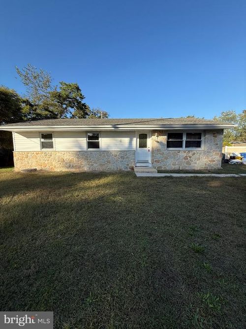 307 Cherokee Dr, BROWNS MILLS, NJ, 08015-6446 | Card Image