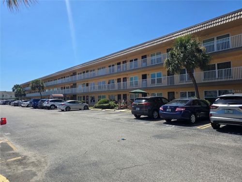 301-6400 46th Ave N, KENNETH CITY, FL, 33709-3139 | Card Image
