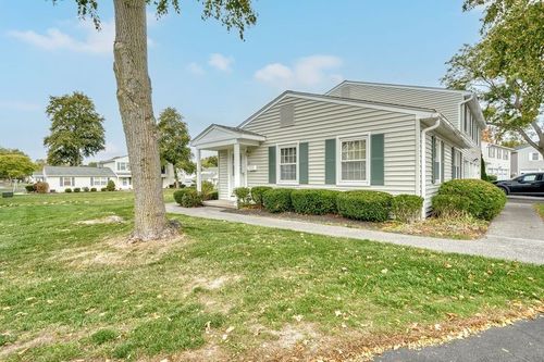 23 Acorn Ln, Fairport, NY, 14450-3301 | Card Image