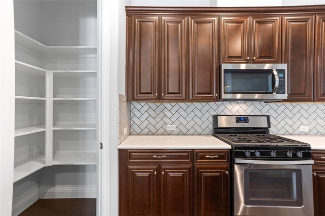 Great size pantry | Image 9