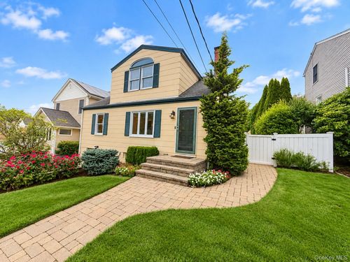 37 Harding Ave, Valhalla, NY, 10595-2007 | Card Image