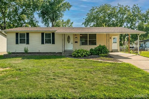 1060 Kingsbrook Ln, Florissant, MO, 63031-2322 | Card Image