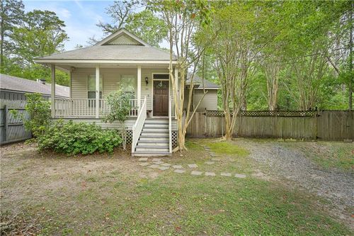 201 S Taylor St, Covington, LA, 70433-2441 | Card Image