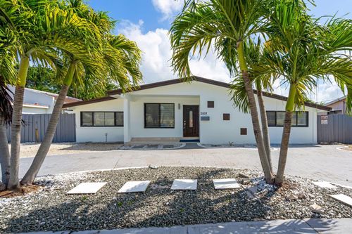 2510 Ne 215th St, Miami, FL, 33180-1056 | Card Image