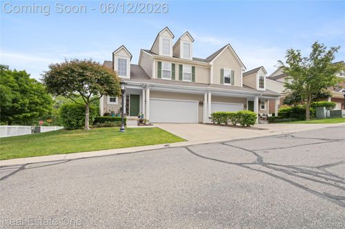 731 E Bluff Ct, Rochester Hills, MI, 48307-6080 | Card Image