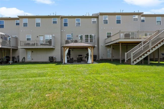 1004 Pointe View Dr, Townhouse with 3 bedrooms, 3 bathrooms and 2 parking in Mars PA | Image 35