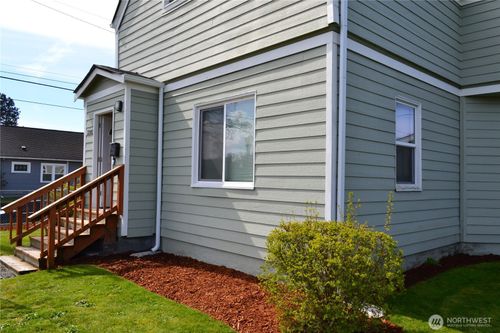 3303 S 64th St, Tacoma, WA, 98409-4113 | Card Image