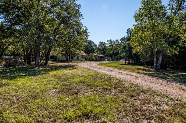 2080 Dead End Ln, Home with 2 bedrooms, 2 bathrooms and null parking in Ledbetter TX | Image 4