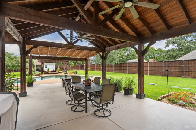 230 Bent Tree Trl, House other with 3 bedrooms, 2 bathrooms and null parking in Burleson TX | Image 23