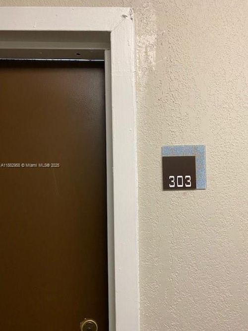 303-494 Nw 165th Street Rd, Miami, FL, 33169-6465 | Card Image