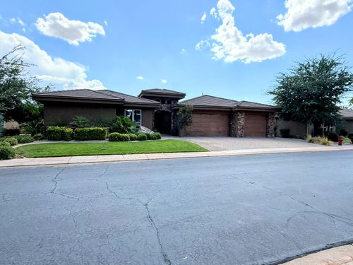 2095 W Monterey Dr, St George, UT, 84770-8402 | Card Image
