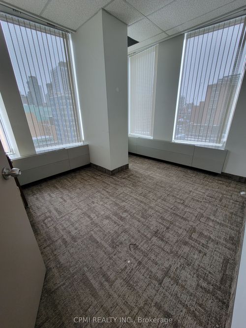 1107-123 Edward St, Toronto, ON, M5G1E2 | Card Image