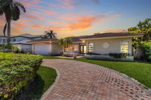 2930 Ne 164th St, North Miami Beach, FL, 33160-4113 | Card Image