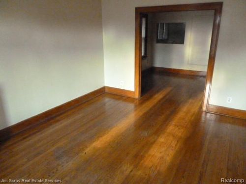 1080 Beaconsfield S1, Grosse Pointe Park, MI, 48230 | Card Image