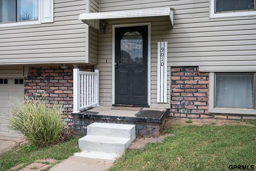 9010 Bayberry Rd, La Vista, NE, 68128-2809 | Card Image