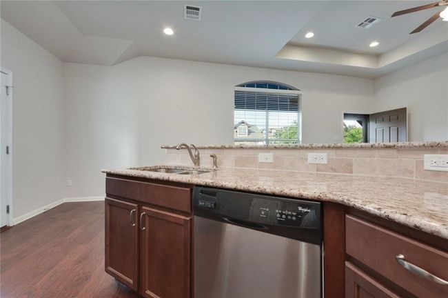 APT-26 - 1900 Little Elm Trl, Condo with 3 bedrooms, 2 bathrooms and 2 parking in Cedar Park TX | Image 5