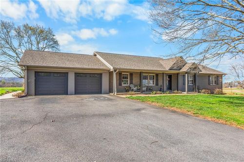 1358 Armstrong Rd, Jonesville, NC, 28642-9505 | Card Image