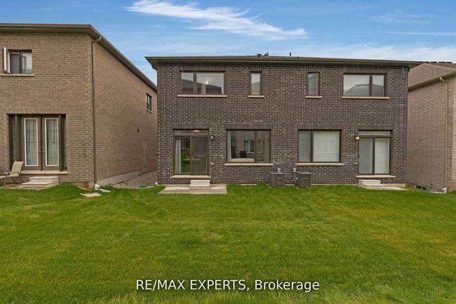 27 Sweet Cicely St, House attached with 4 bedrooms, 3 bathrooms and 1 parking in Springwater ON | Image 32