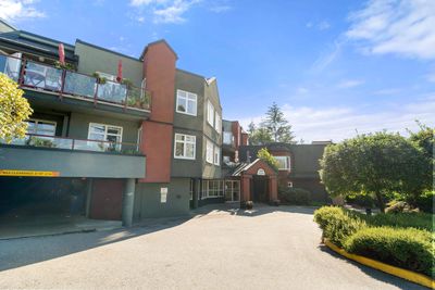 304 - 2800 Chesterfield Ave, Condo with 2 bedrooms, 2 bathrooms and 1 parking in North Vancouver BC | Image 2