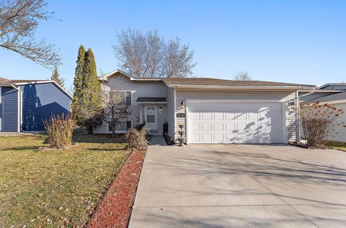 13753 Glenhurst Ave, Savage, MN, 55378-2647 | Card Image