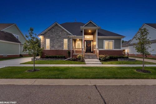 49345 Golden Park Dr, Shelby Twp, MI, 48315-4092 | Card Image