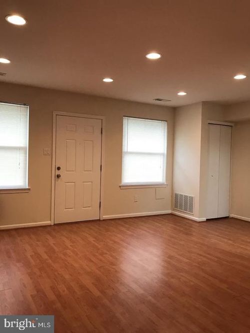 apt-25-10103 Northeast Ave, PHILADELPHIA, PA, 19116-3775 | Card Image