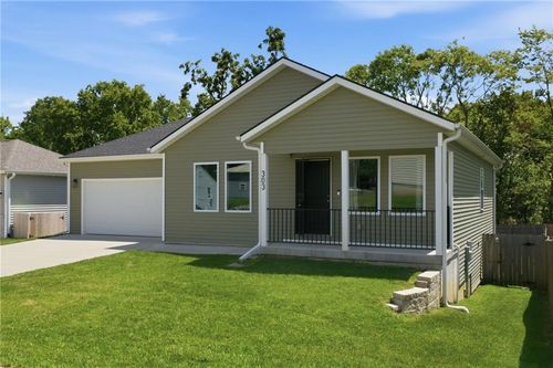 303 Lexington St, Harrisonville, MO, 64701 | Card Image