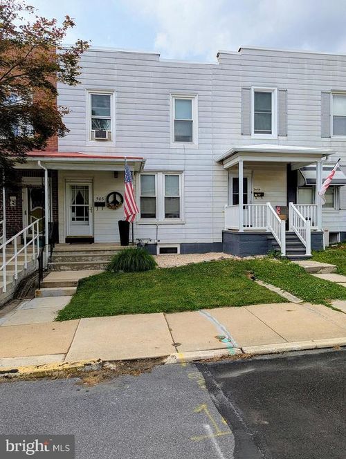503 E Locust St, FLEETWOOD, PA, 19522-1610 | Card Image