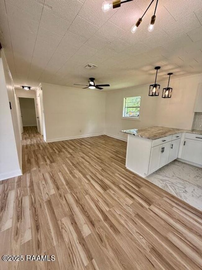 Living Room | Image 4