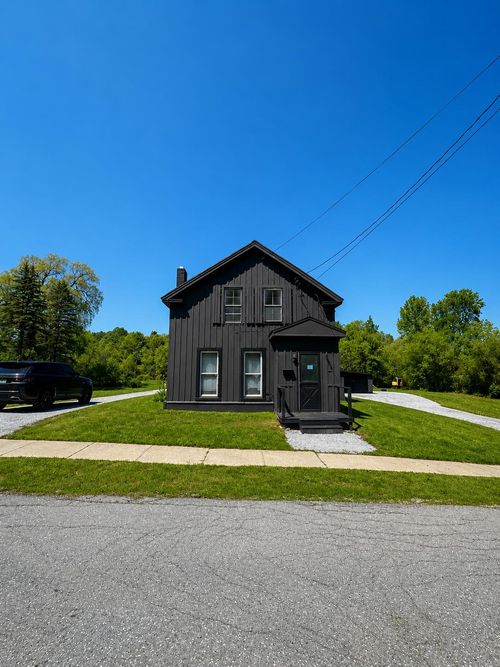 51 Carver St, Brandon, VT, 05733-1145 | Card Image