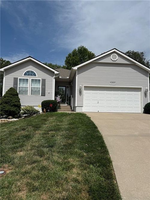 5205 Nw Primrose Ct, Blue Springs, MO, 64015-3849 | Card Image