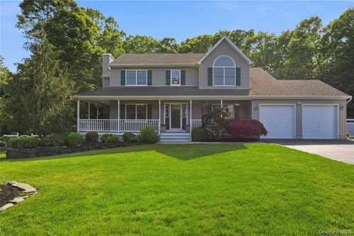 77 N Woods Rd, Calverton, NY, 11933-2311 | Card Image