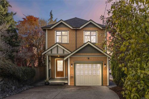 847 Wollaston St, Esquimalt, BC, V9A5A9 | Card Image