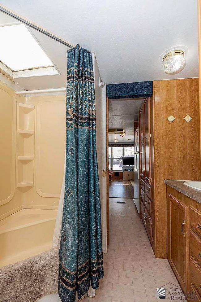 13348 E 48 Th Dr, House other with 1 bedrooms, 2 bathrooms and null parking in Yuma AZ | Image 13