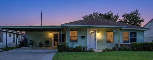 2004 W Gulf St, Baytown, TX, 77520-4325 | Card Image