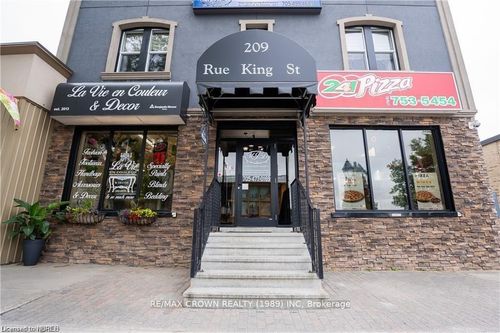 209 King St, Sturgeon Falls, ON, P2B1R8 | Card Image