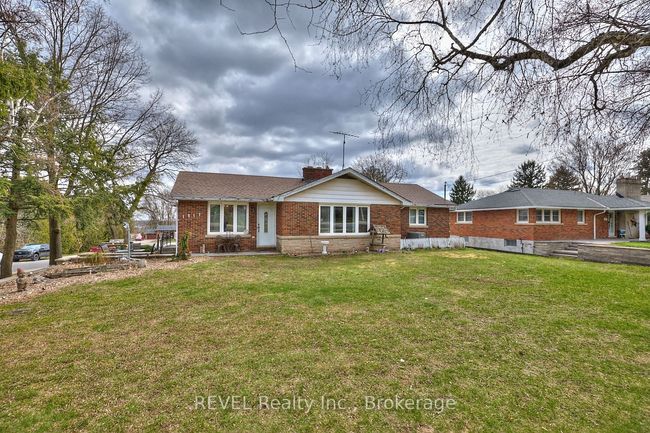 1317 Pelham St, House other with 3 bedrooms, 2 bathrooms and 6 parking in Pelham ON | Image 5